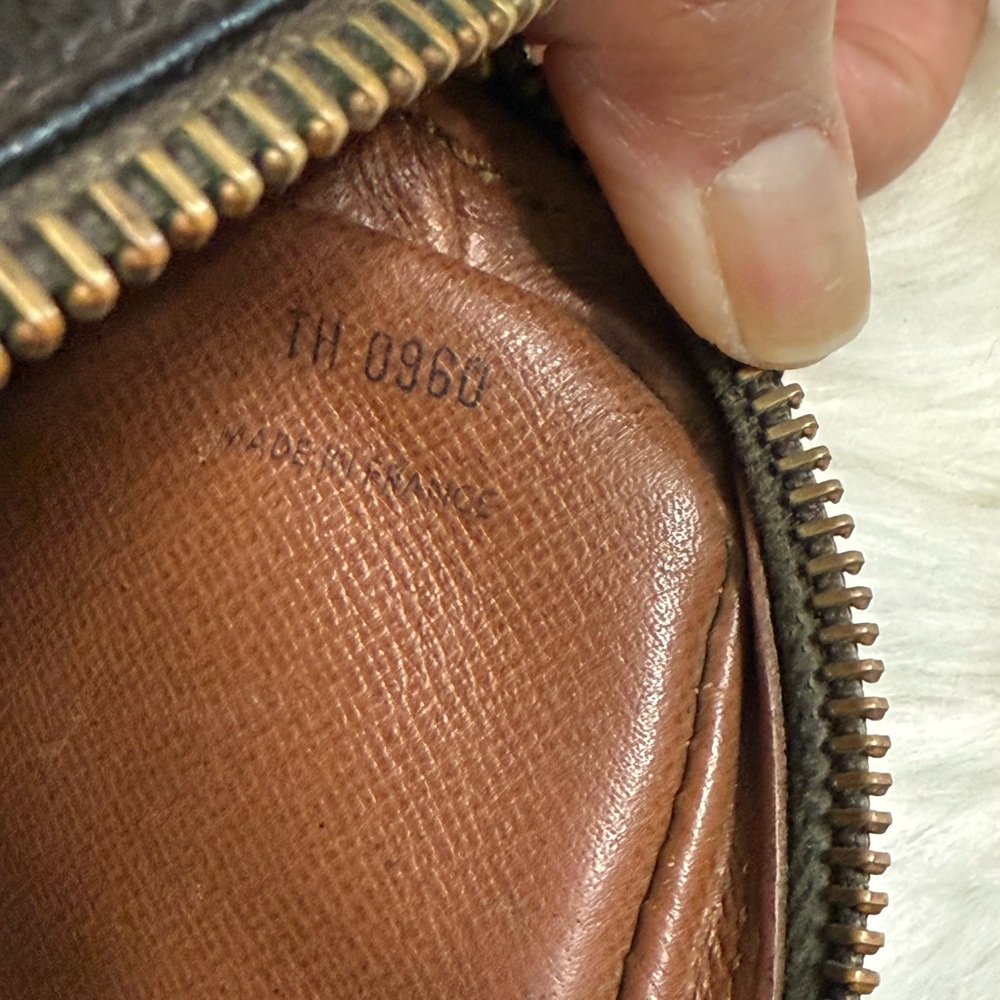 Louis Vuitton Pouch/Wristlet - Picture 4 of 7